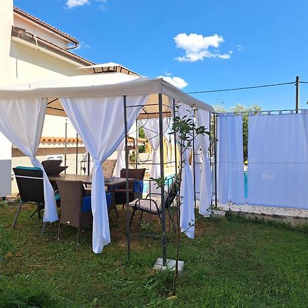 شقة Casa Antonio With Swimming Pool Novigrad Istria المظهر الخارجي الصورة